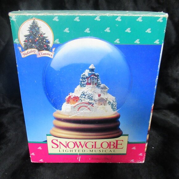 Vintage 1991 Winterland Lighted Musical Snow Globe - Picture 3 of 9